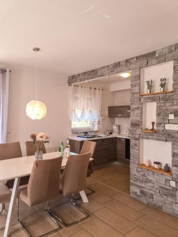 Stan za najam 85 m² – Grobnik