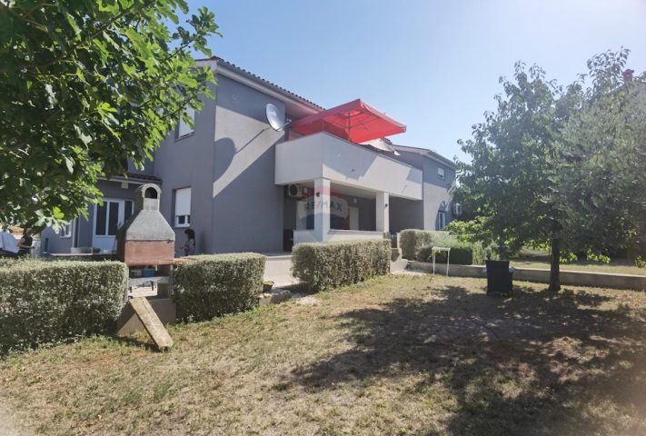 Dom na predaj 317 m² – Pula