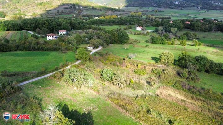 Land for sale 1580 m² – Pićan