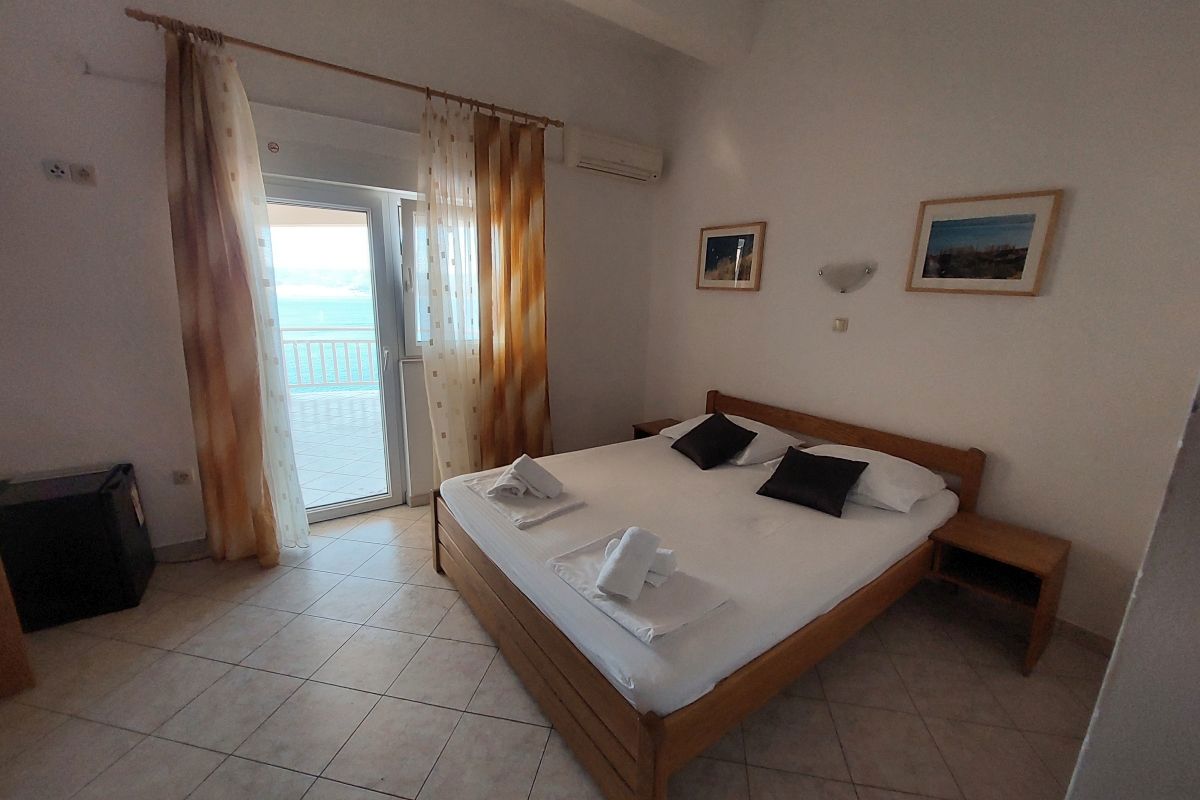 Business premises For sale - SPLITSKO-DALMATINSKA OMIŠ