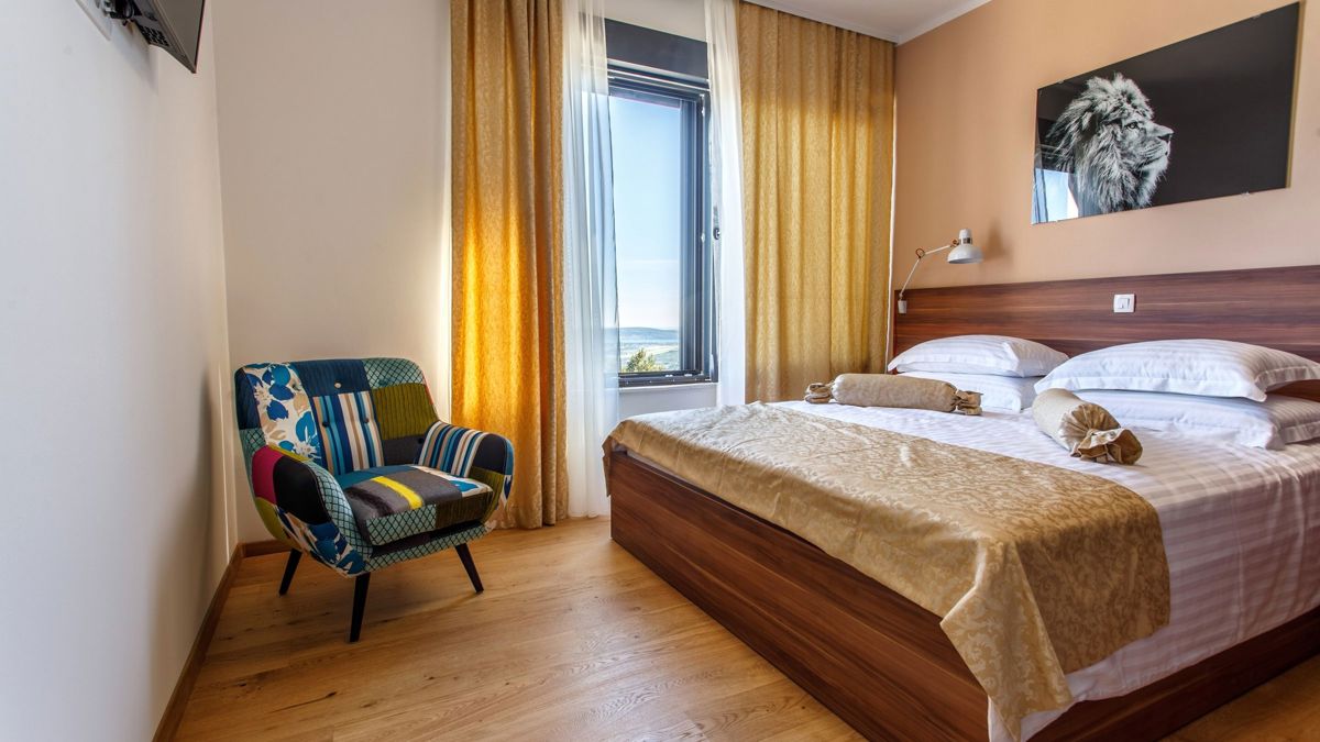 Kuća Na prodaju - SPLITSKO-DALMATINSKA KAŠTELA