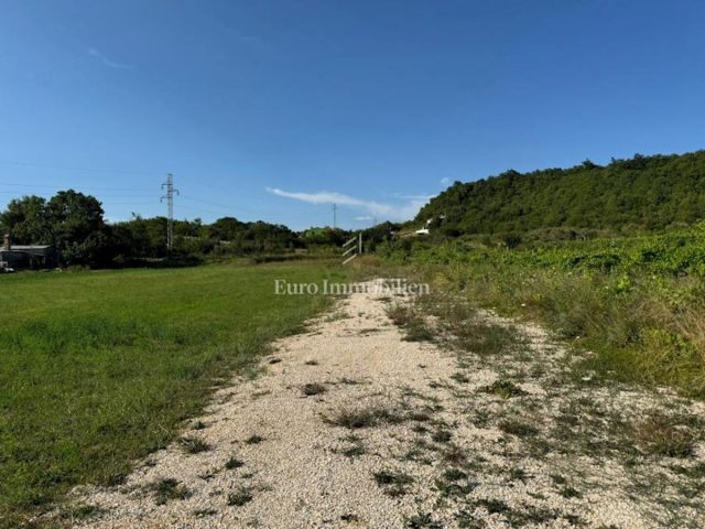 Land for sale 931 m² – Labin