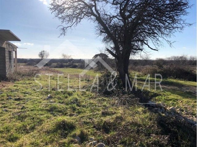 Land for sale 706 m² – Poljica