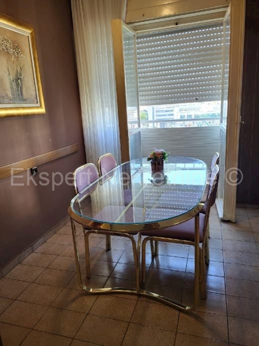 Apartment Zu verkaufen - SPLITSKO-DALMATINSKA SPLIT