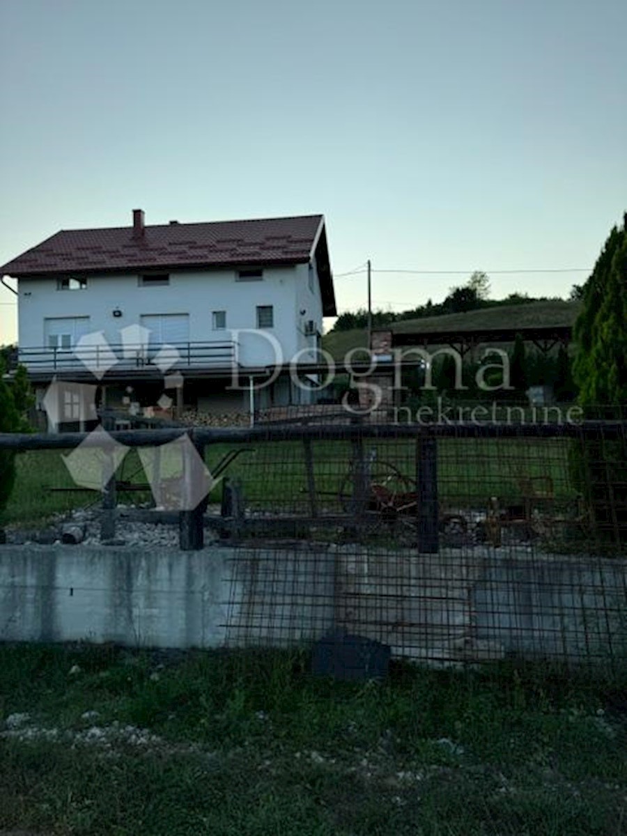 Maison À vendre - SISAČKO-MOSLAVAČKA GVOZD
