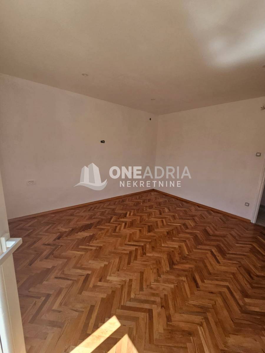 Stan Na prodaju - PRIMORSKO-GORANSKA CRIKVENICA