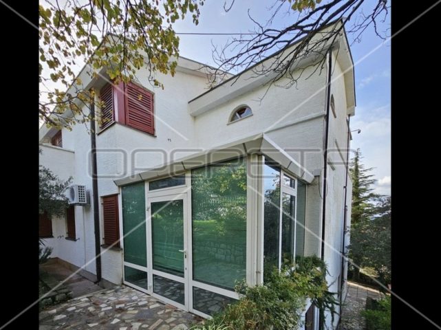 Kuća na prodaju 322 m² – Novi Vinodolski