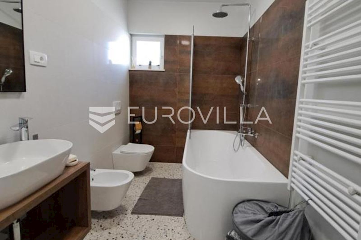 Apartment Zu verkaufen - SPLITSKO-DALMATINSKA BRAČ