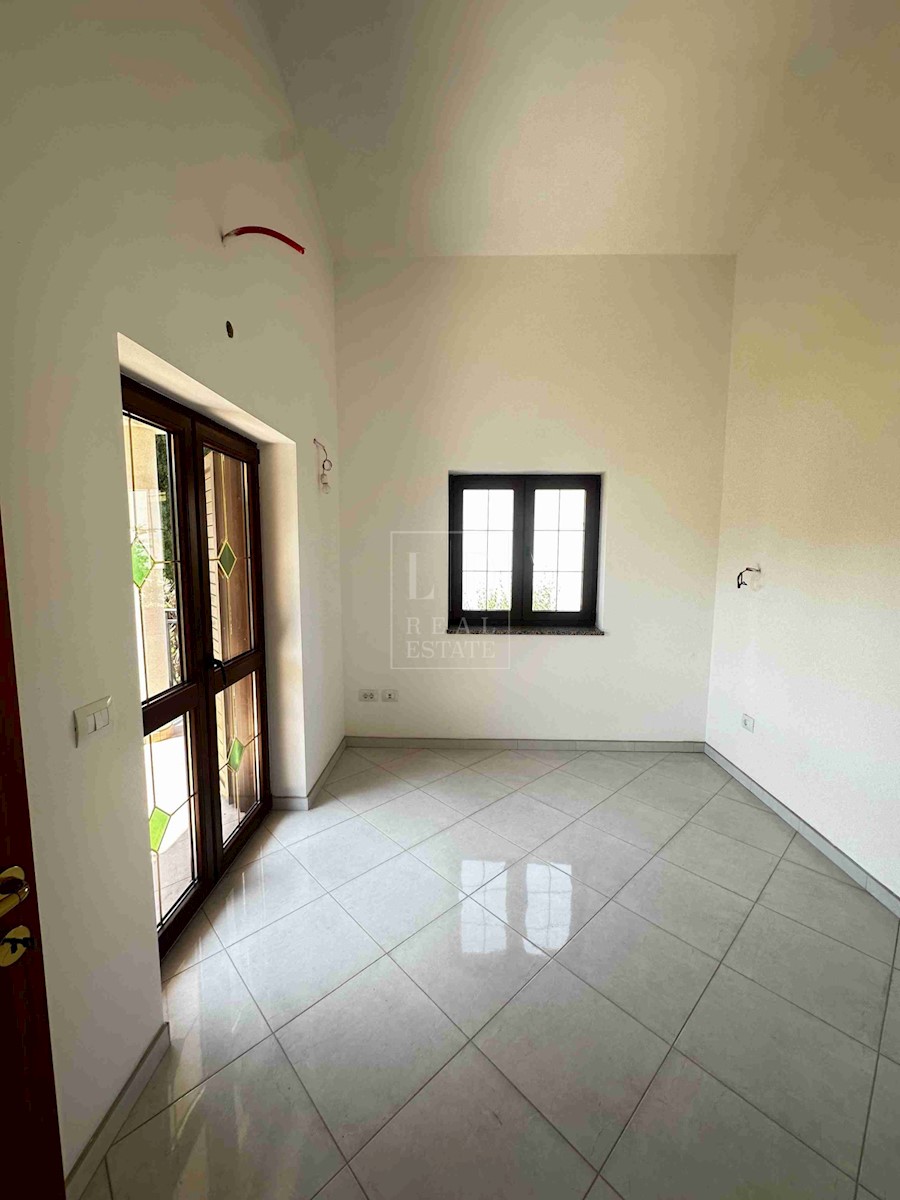 Flat For sale - ISTARSKA NOVIGRAD