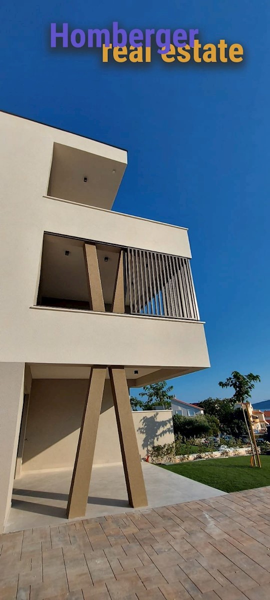 Mieszkanie Na sprzedaż - šibensko-kninska Vodice - foto 1/2