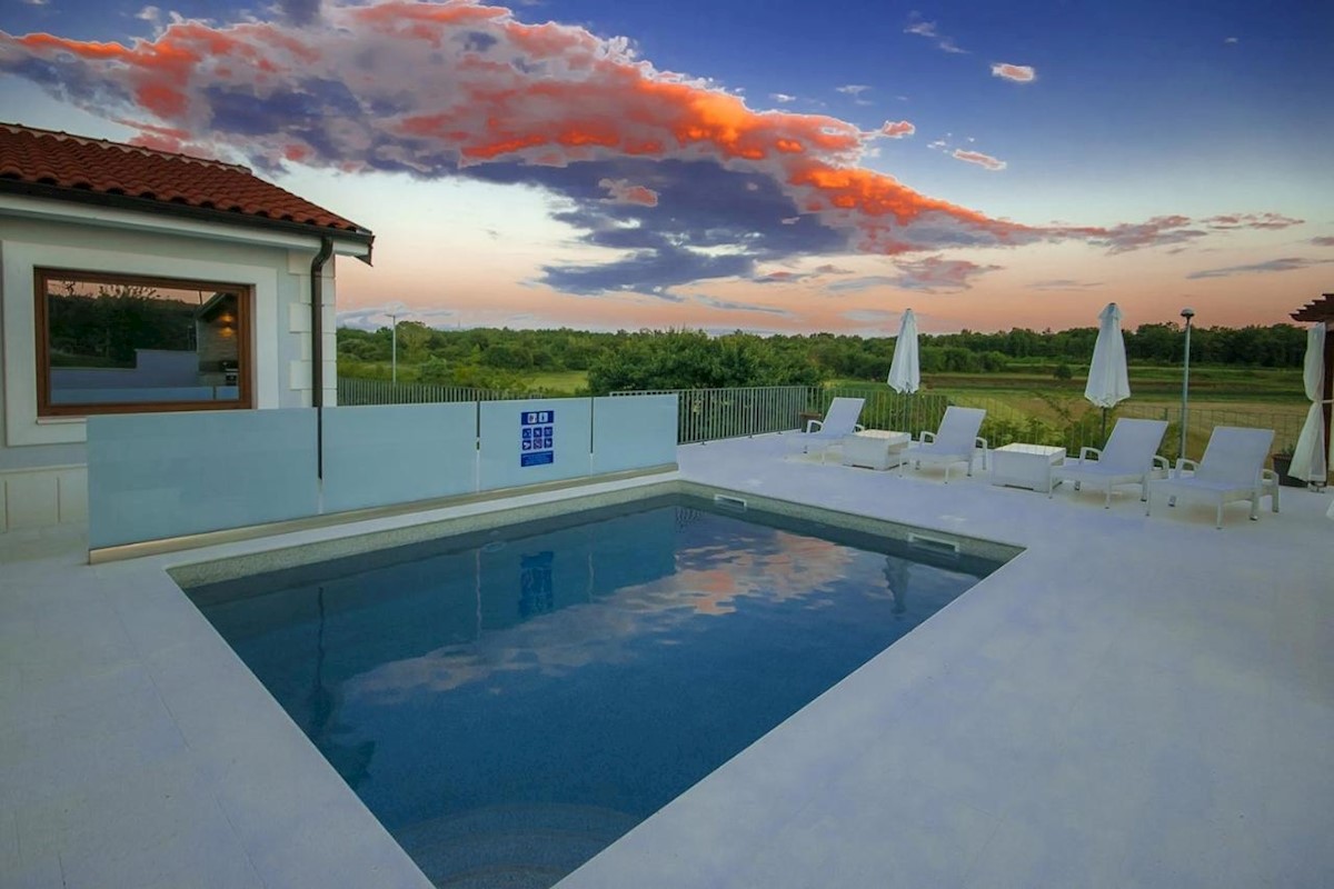 House For sale - ISTARSKA NOVIGRAD