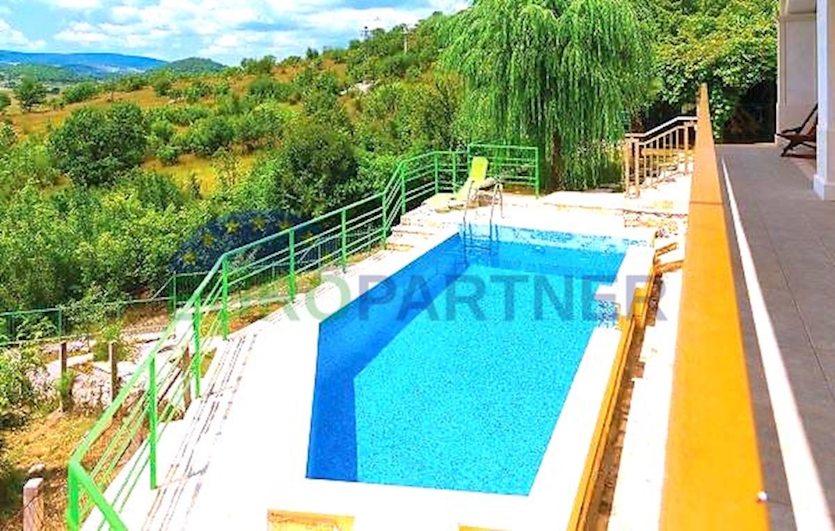 Casa In vendita - ŠIBENSKO-KNINSKA DRNIŠ