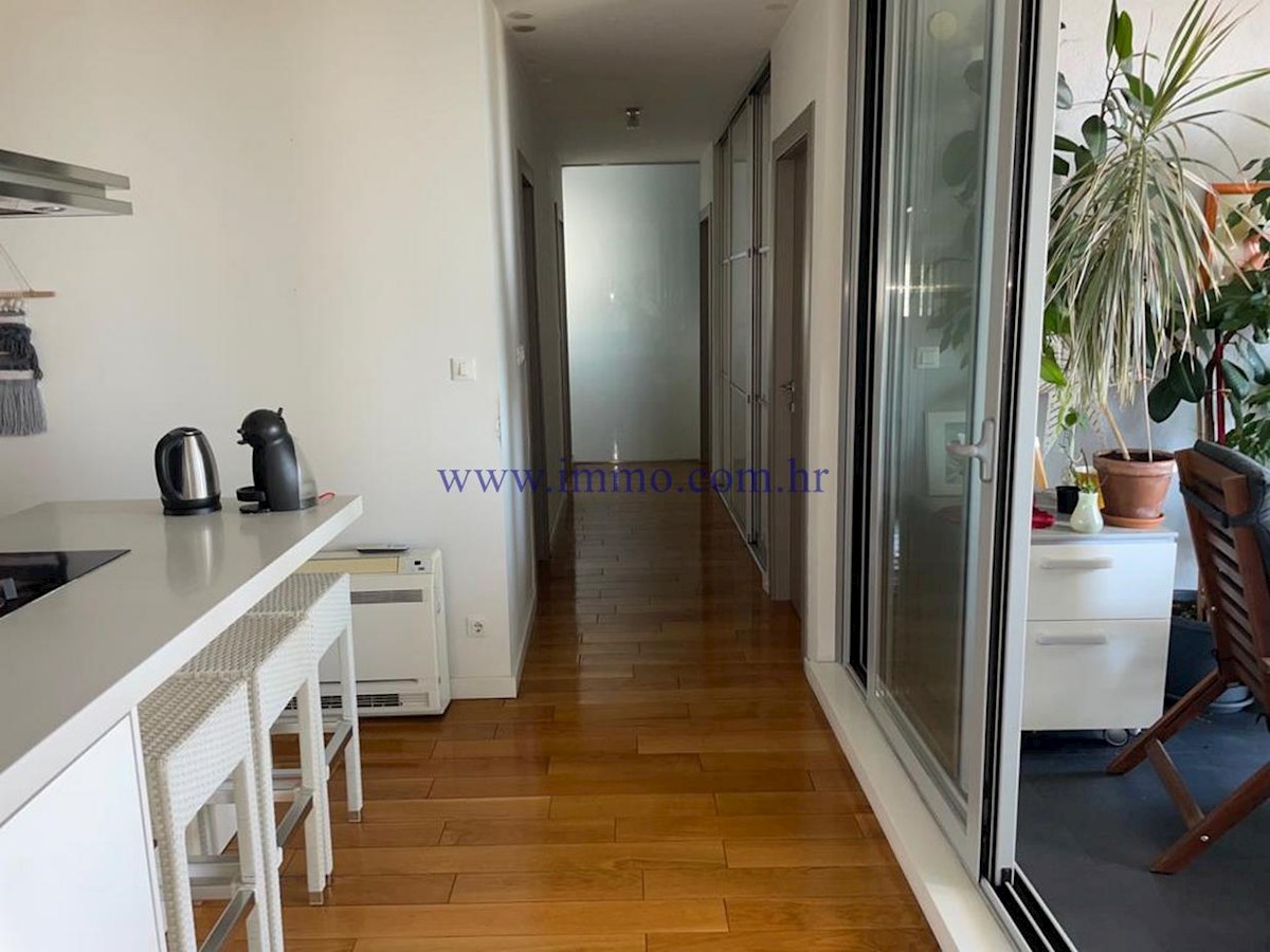 Apartment Zu verkaufen - SPLITSKO-DALMATINSKA SPLIT