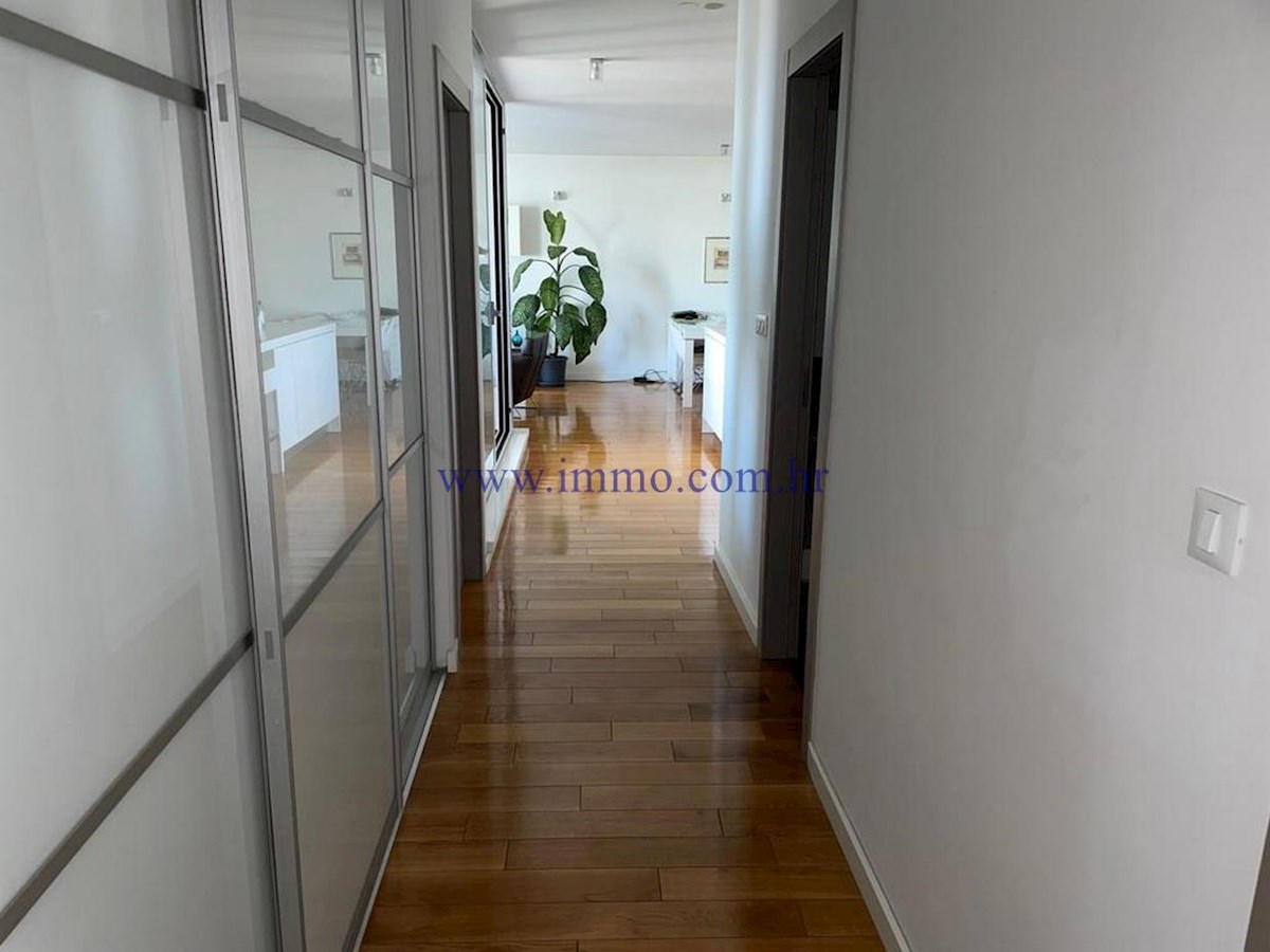 Apartment Zu verkaufen - SPLITSKO-DALMATINSKA SPLIT