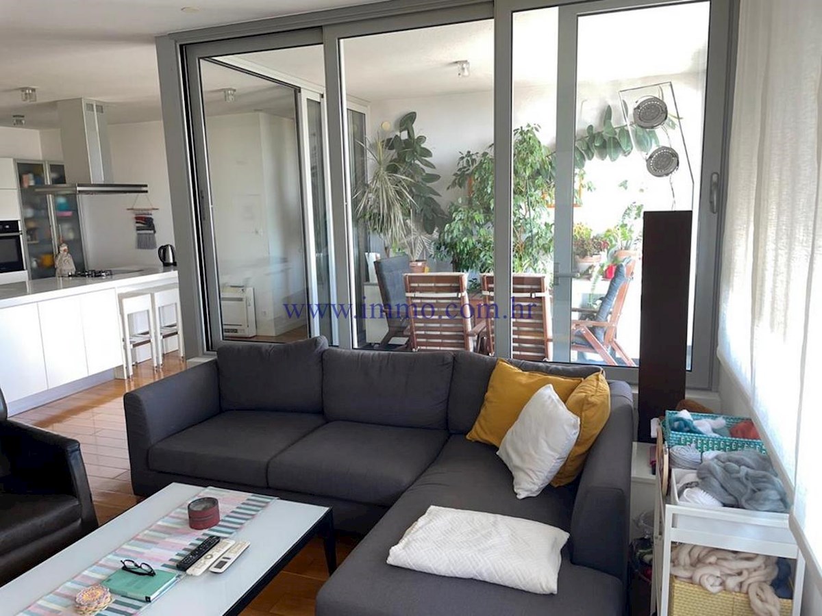 Apartment Zu verkaufen - SPLITSKO-DALMATINSKA SPLIT