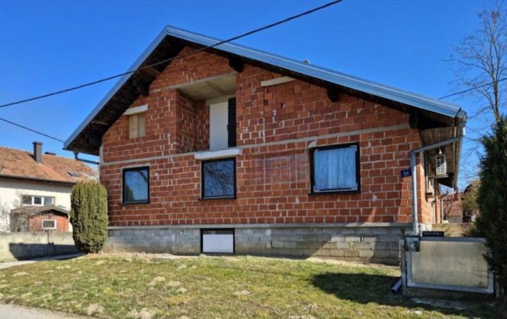 Kuća na prodaju 500 m² – Sivica
