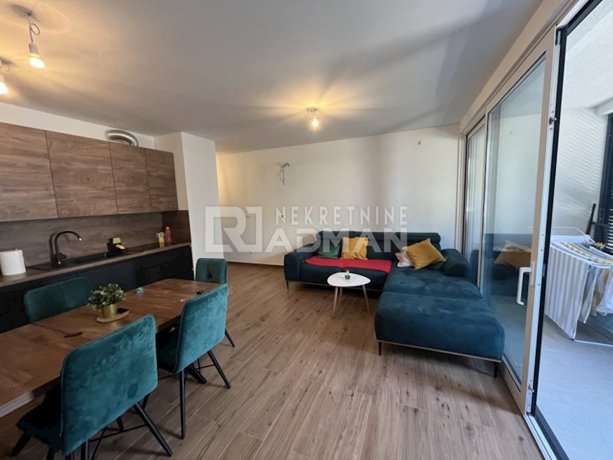 Appartement À louer - SPLITSKO-DALMATINSKA SPLIT