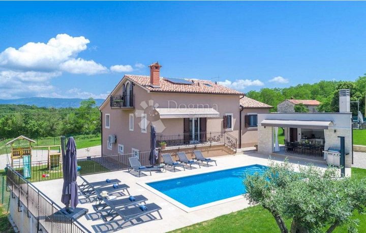 Casa in vendita 286 m² – Labin