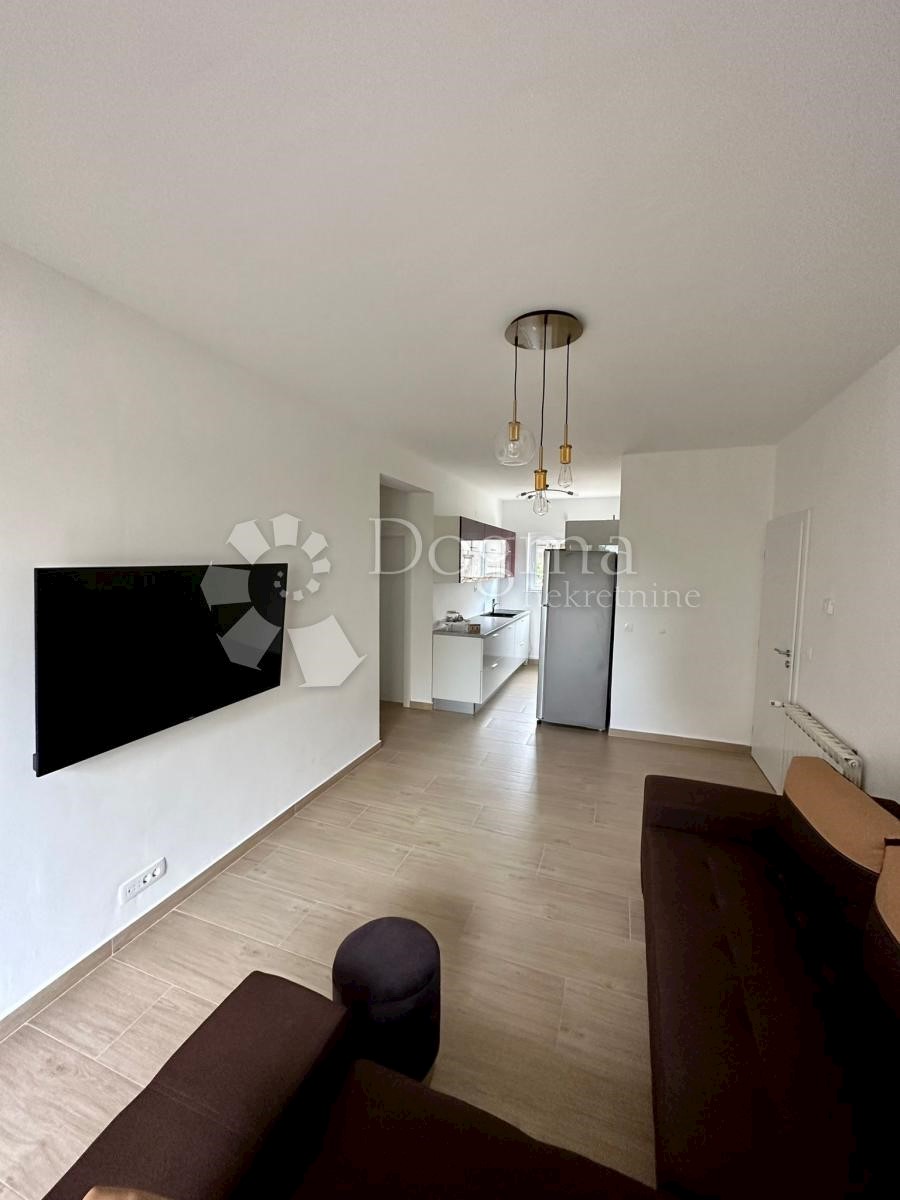 Flat For rent BRODARICA