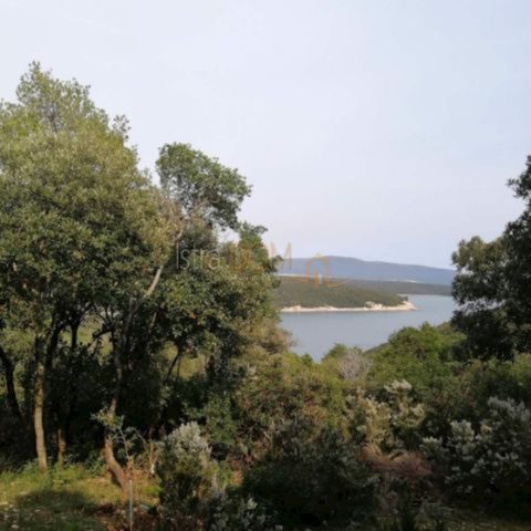 Pozemek na prodej 740 m² – Peruški