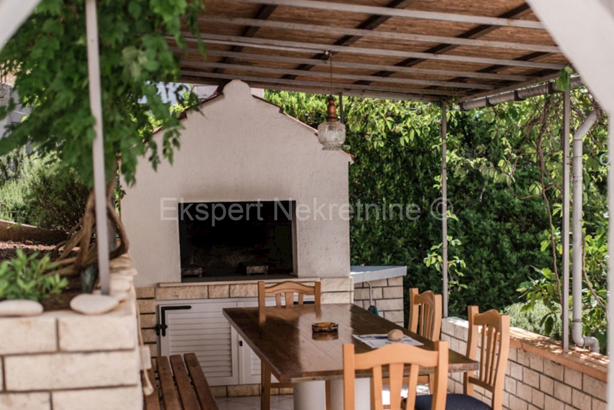 House For sale - SPLITSKO-DALMATINSKA VIS