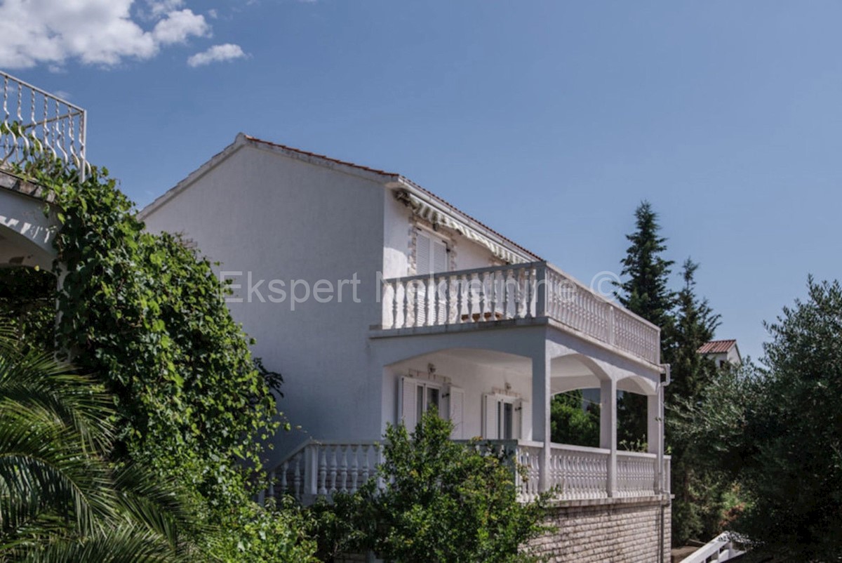 House For sale - SPLITSKO-DALMATINSKA VIS