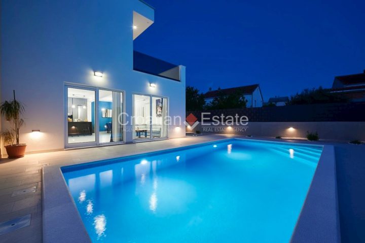 House for sale 200 m² – Kaštel Novi