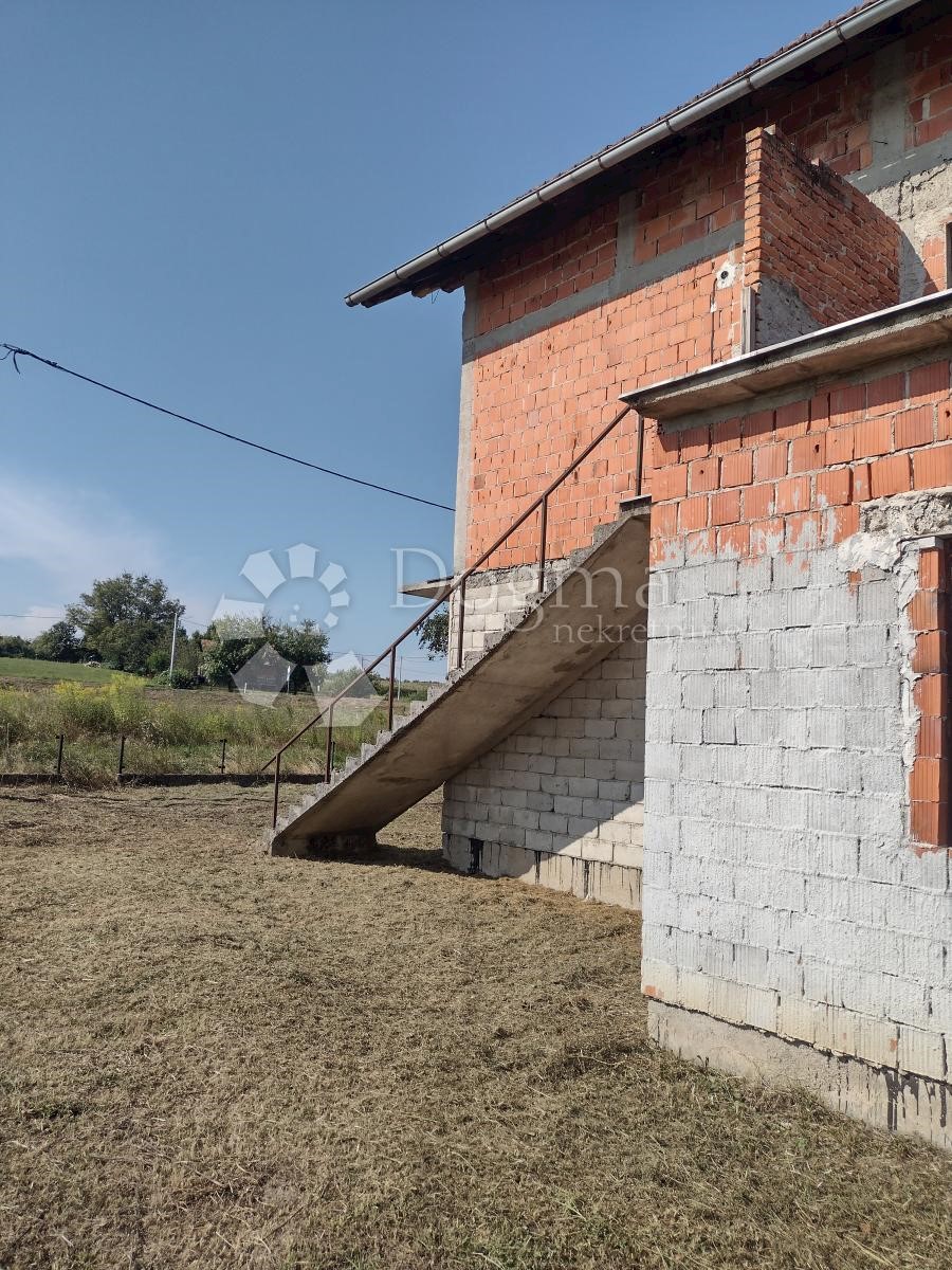 Haus Zu verkaufen - SISAČKO-MOSLAVAČKA TOPUSKO