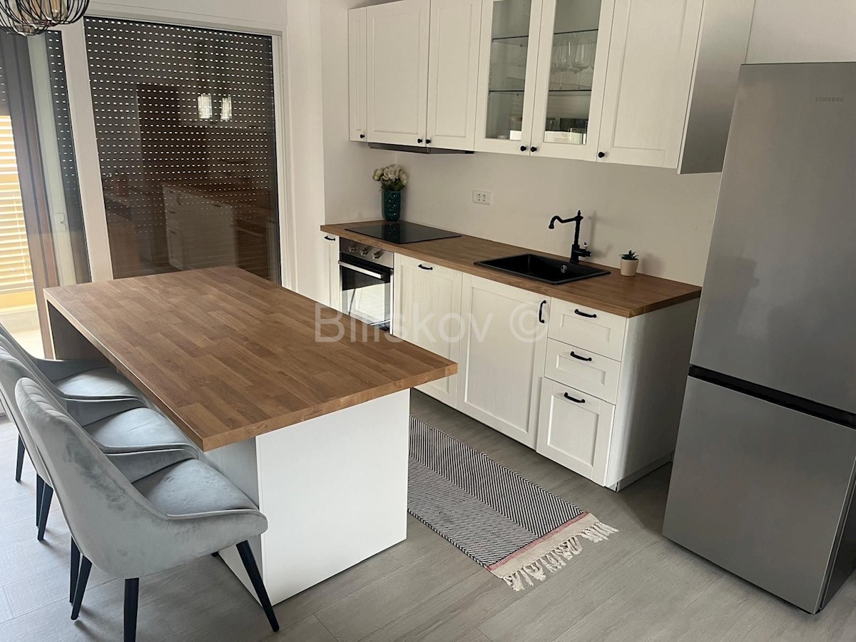 Flat For sale - SPLITSKO-DALMATINSKA PODSTRANA