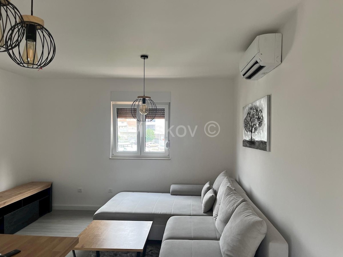 Flat For sale - SPLITSKO-DALMATINSKA PODSTRANA