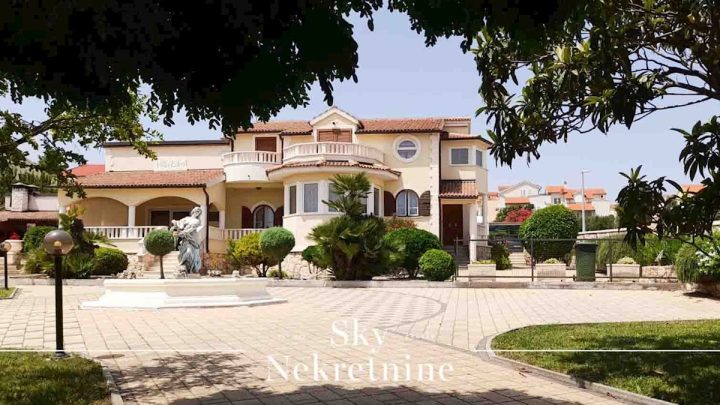 Kuća na prodaju 350 m² – Vodice