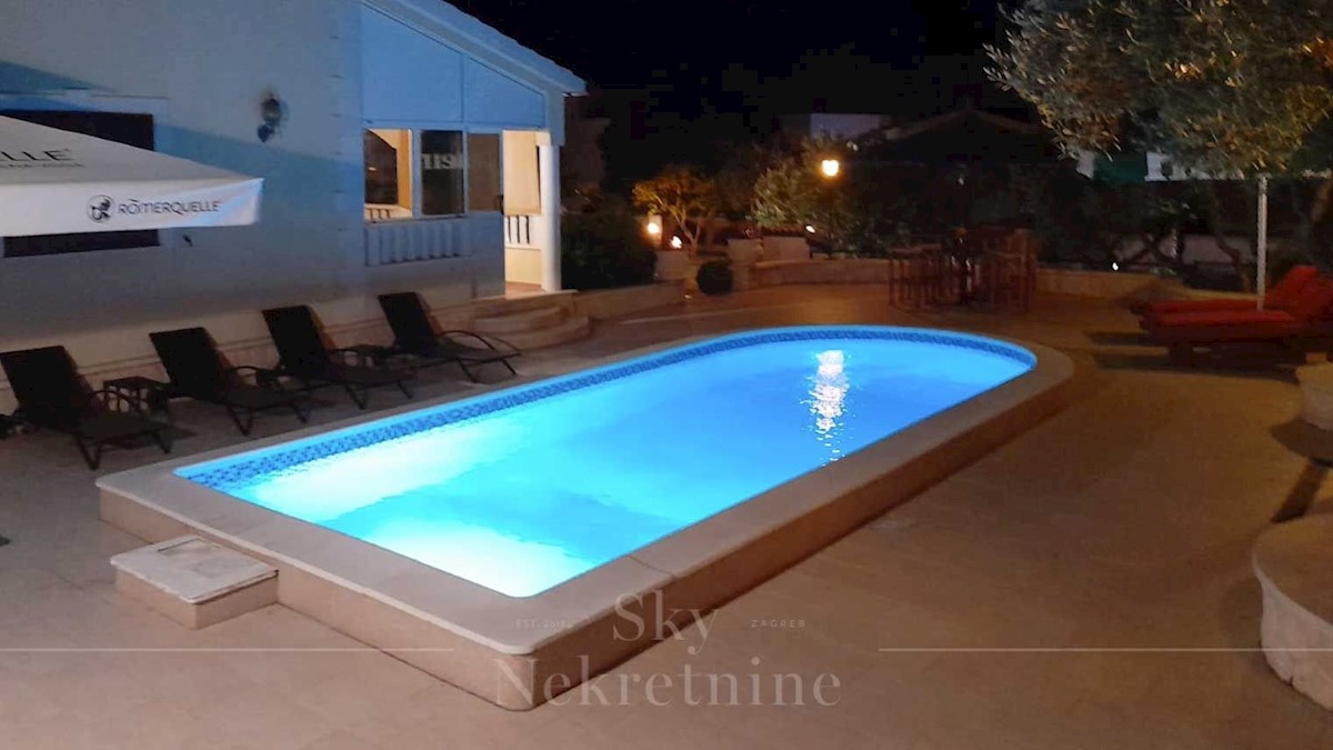 House For sale - ŠIBENSKO-KNINSKA VODICE
