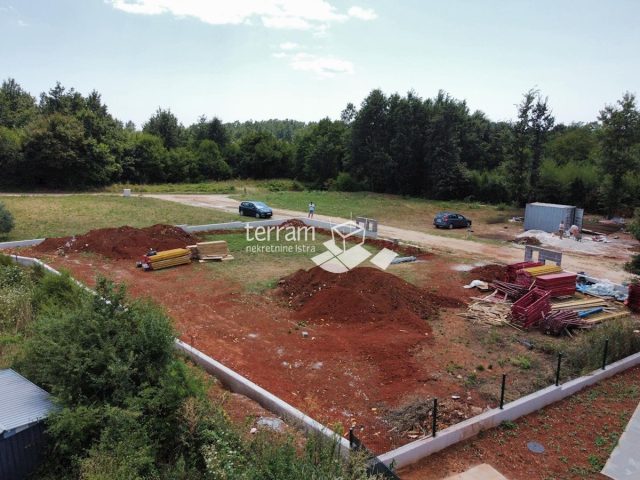 Parcela na predaj 900 m² – Barban