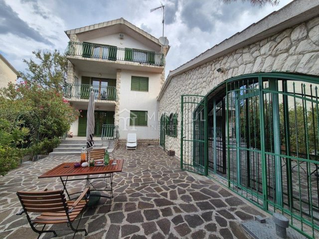 House for sale 296 m² – Brodarica