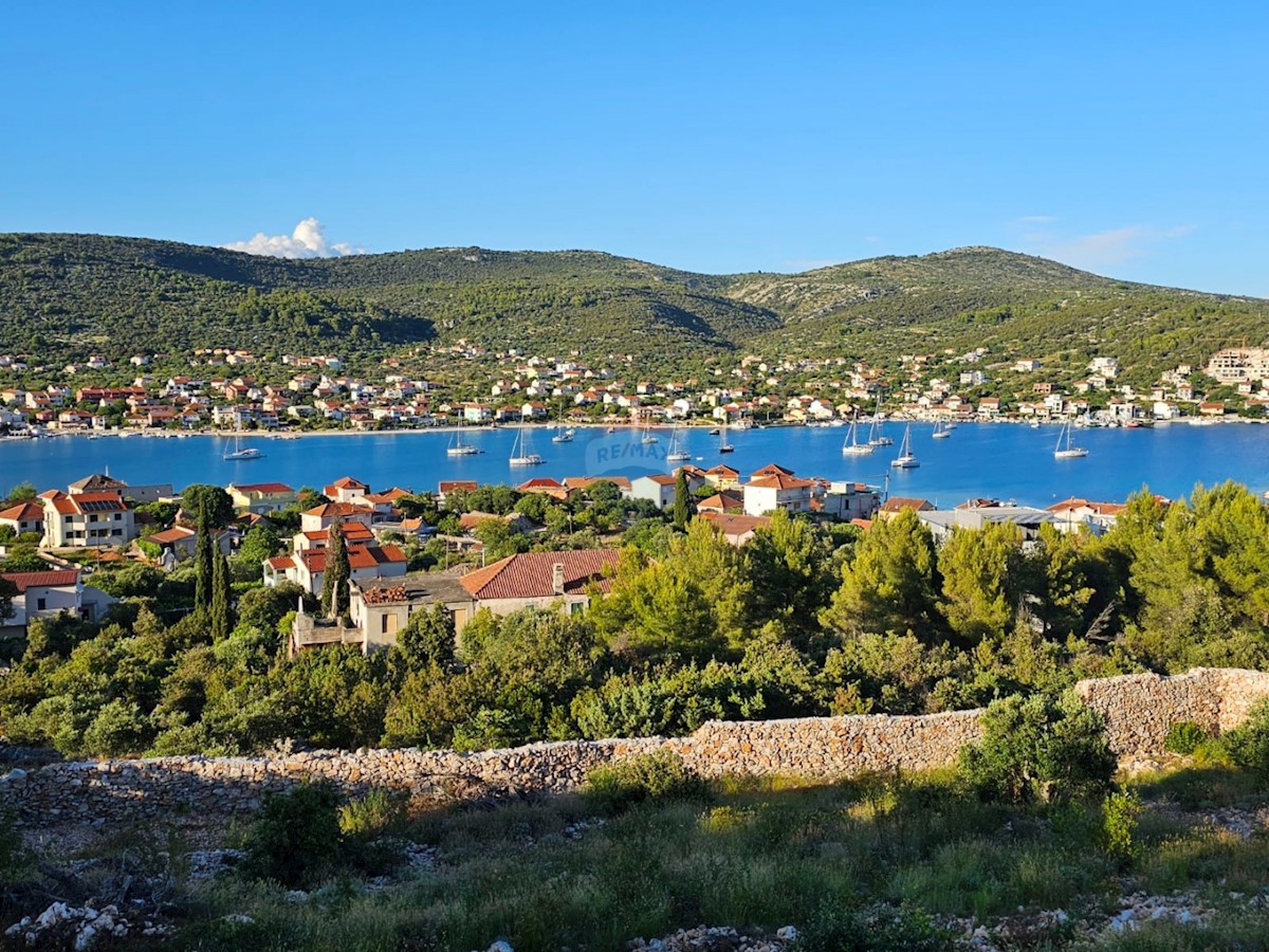 Land For sale - SPLITSKO-DALMATINSKA MARINA