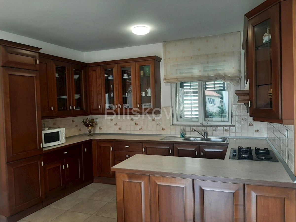 Flat For rent - SPLITSKO-DALMATINSKA SPLIT