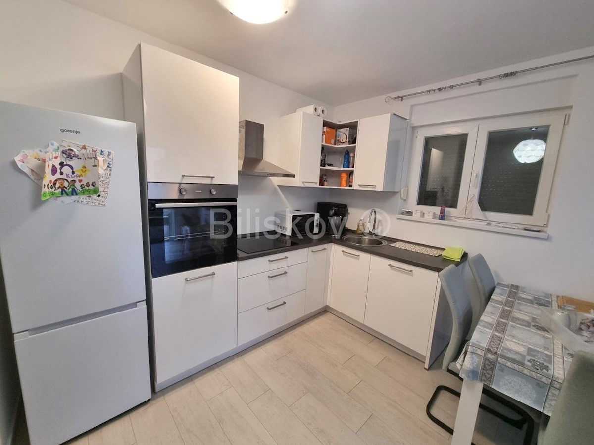 Apartmán Na prodej - SPLITSKO-DALMATINSKA KAŠTELA