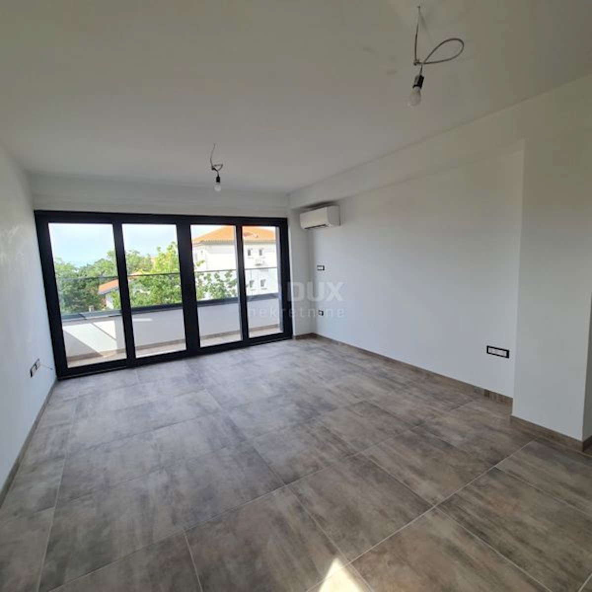 Flat For sale - PRIMORSKO-GORANSKA VIŠKOVO