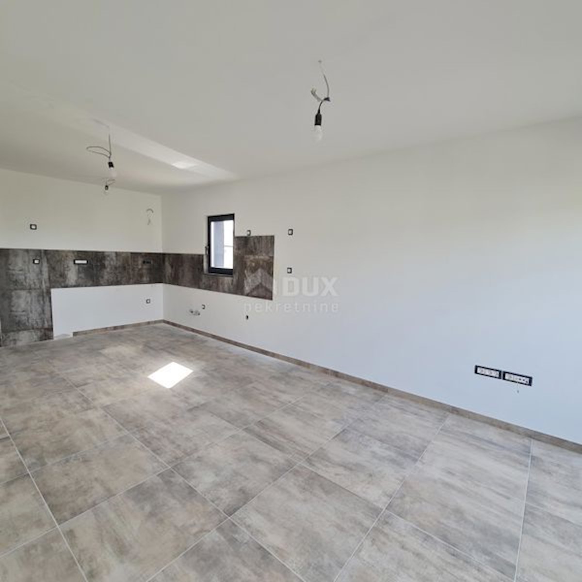 Flat For sale - PRIMORSKO-GORANSKA VIŠKOVO