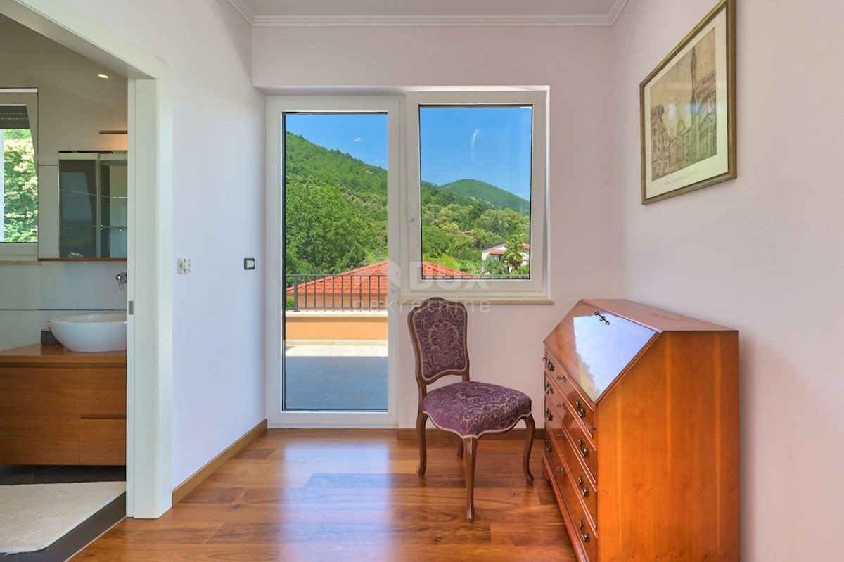 Kuća Na prodaju - PRIMORSKO-GORANSKA LOVRAN