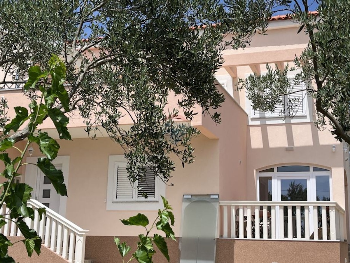 Casa In vendita - ŠIBENSKO-KNINSKA VODICE