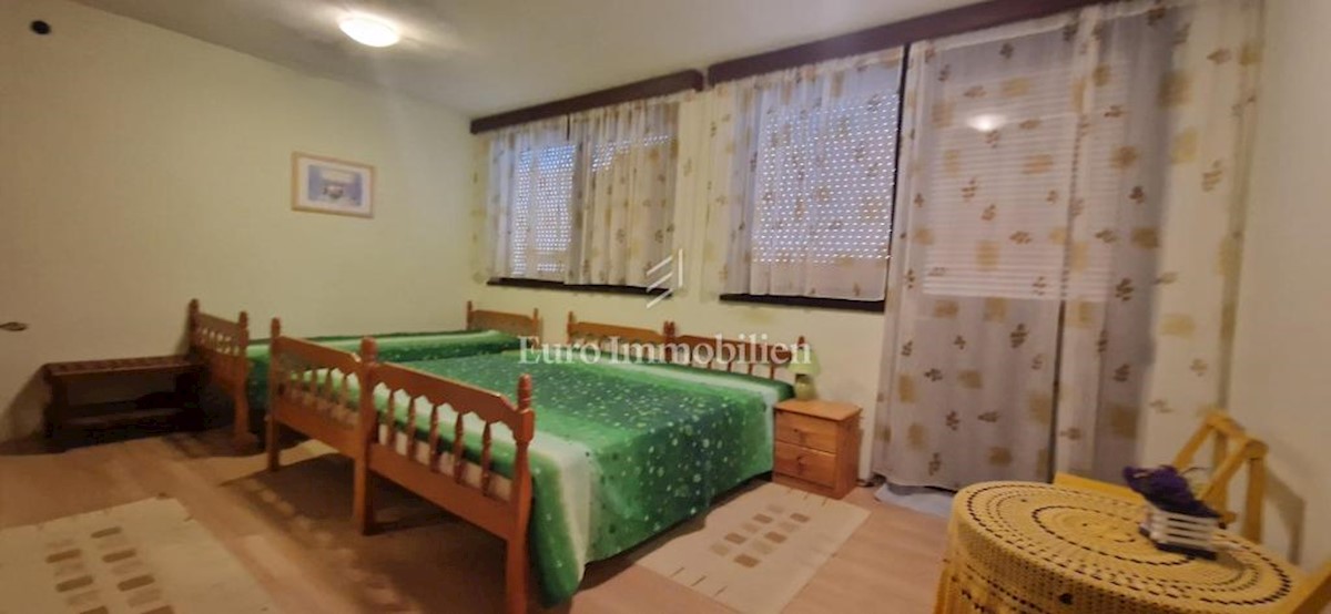 Dom Na predaj - PRIMORSKO-GORANSKA CRIKVENICA