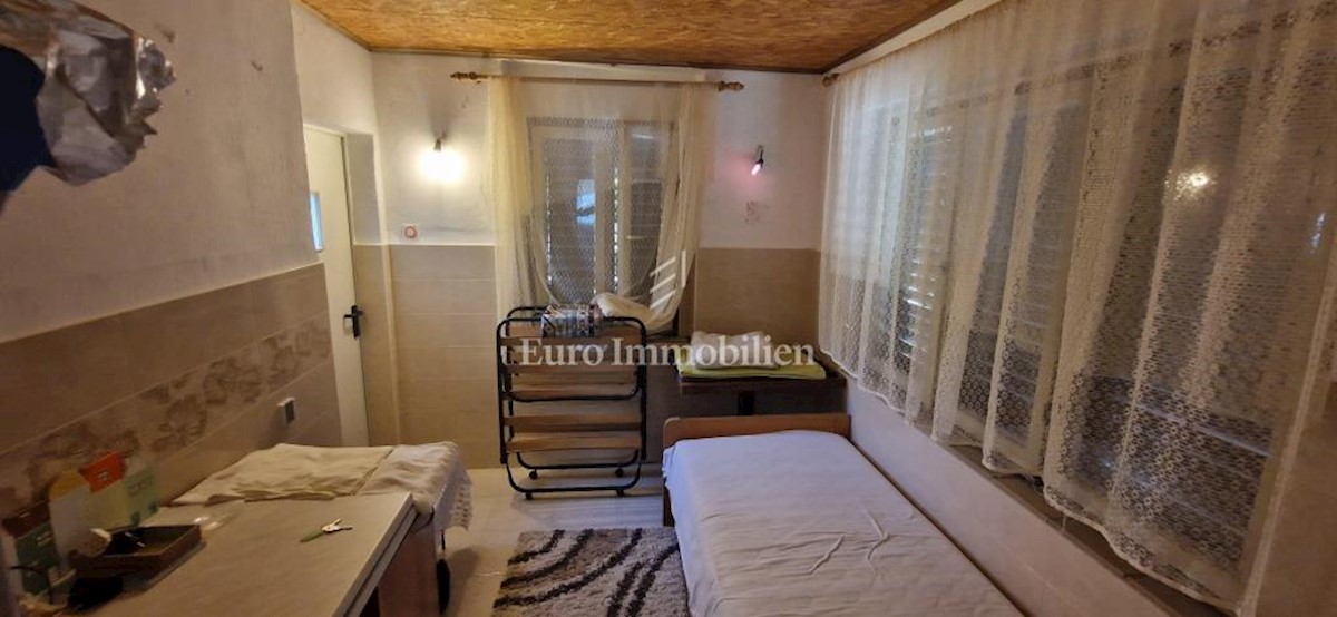 Dom Na predaj - PRIMORSKO-GORANSKA CRIKVENICA