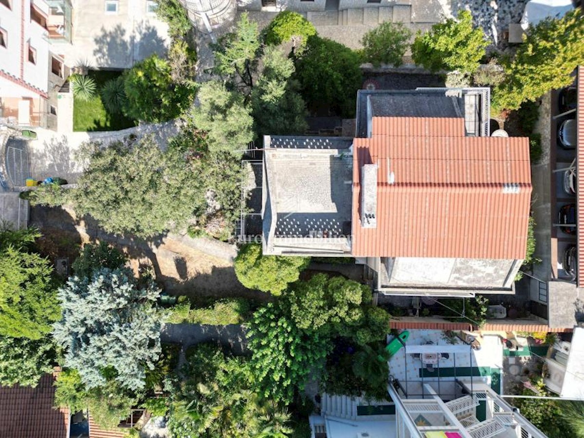 Dom Na predaj - PRIMORSKO-GORANSKA CRIKVENICA