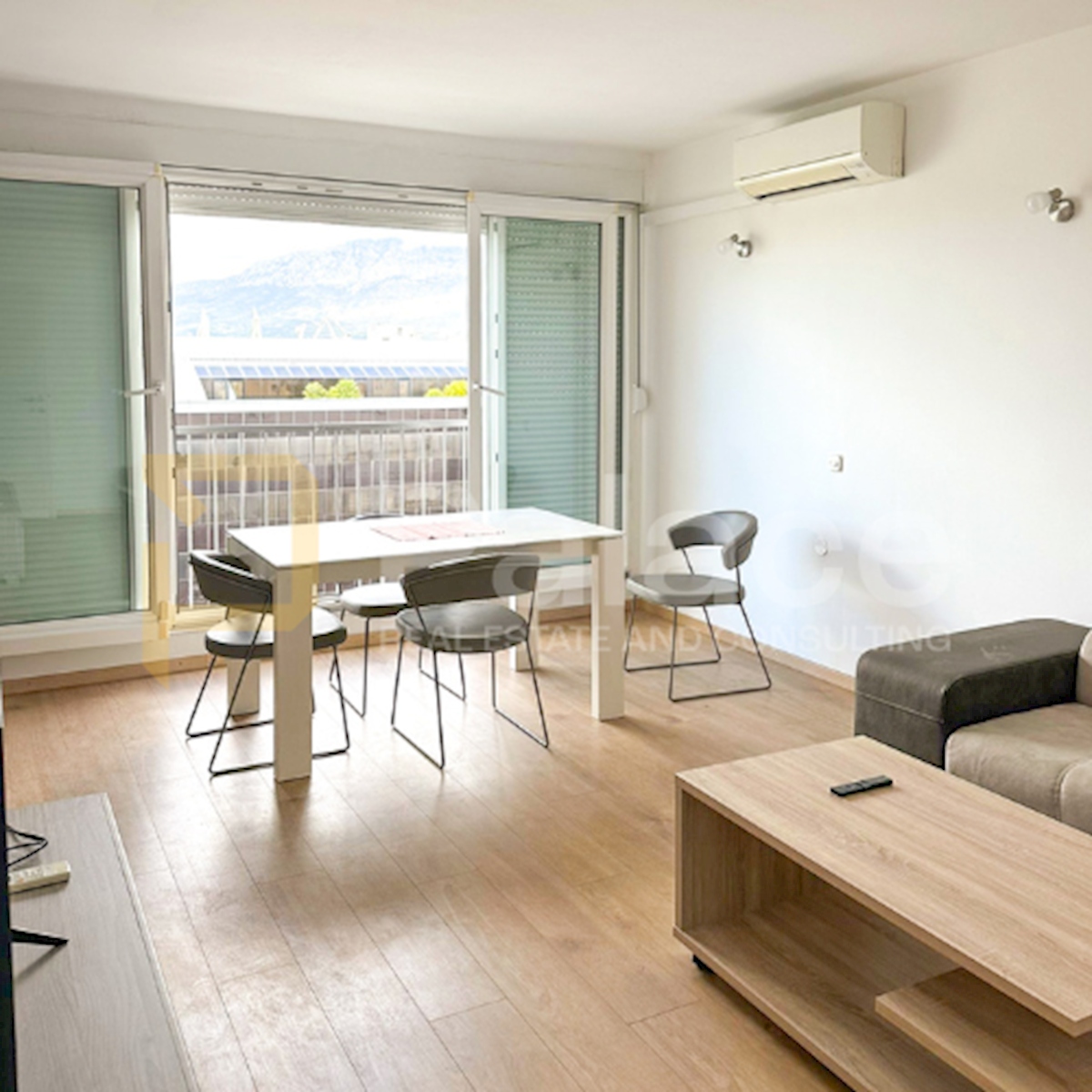 Appartement À louer - SPLITSKO-DALMATINSKA SPLIT