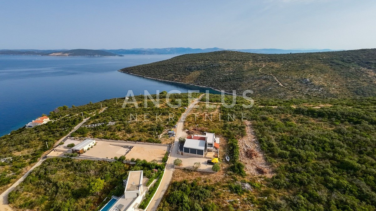 Land For sale - SPLITSKO-DALMATINSKA ŠOLTA