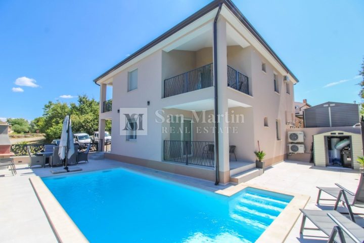 Dům na prodej 160 m² – Poreč