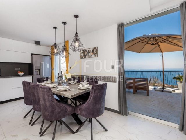 Haus zu verkaufen 180 m² – Poljane