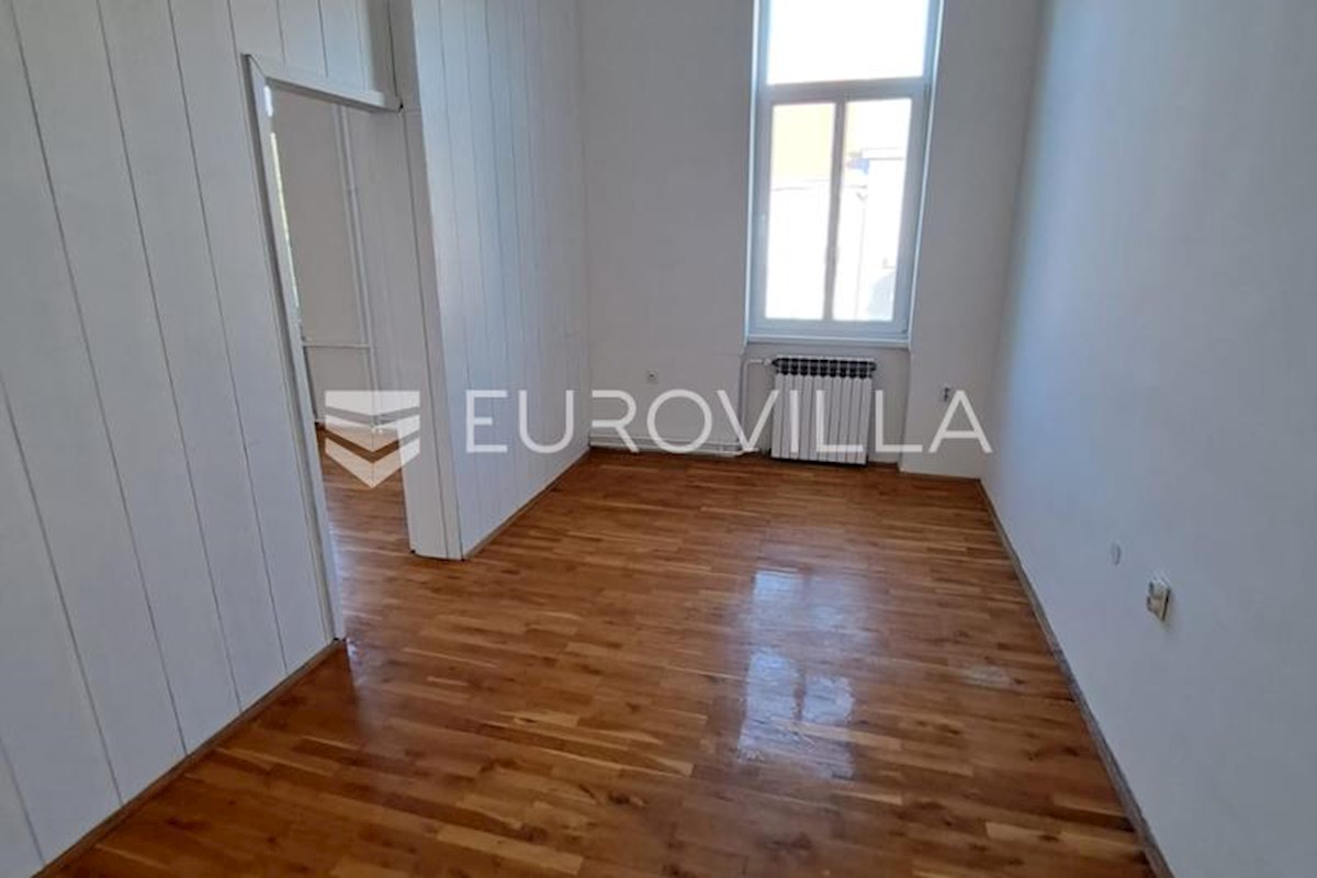 Business premises For rent - OSJEČKO-BARANJSKA OSIJEK