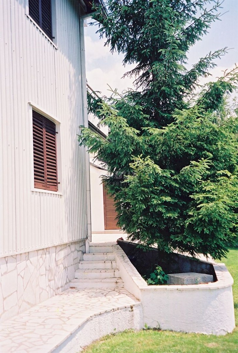 Dom Na predaj - PRIMORSKO-GORANSKA Fužine